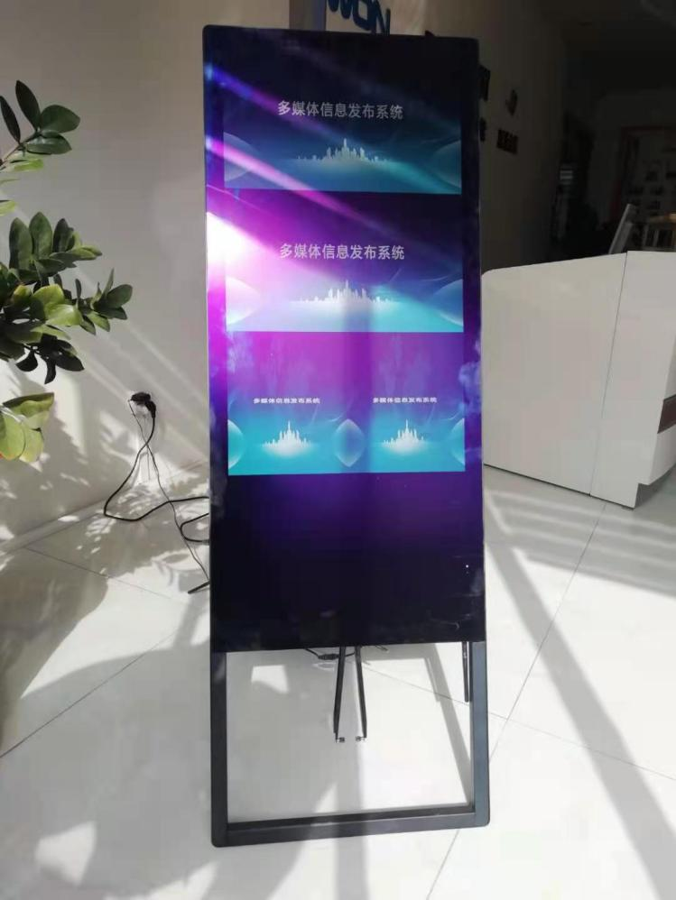 条形智能阳光屏智慧升级，功耗减倍体验加倍